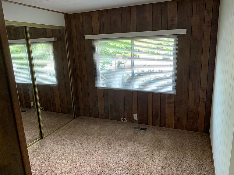 211 N Webster St — Photo 11