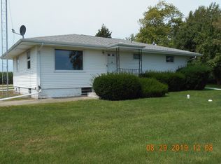 18337 N 100th St, Brocton, IL 61917