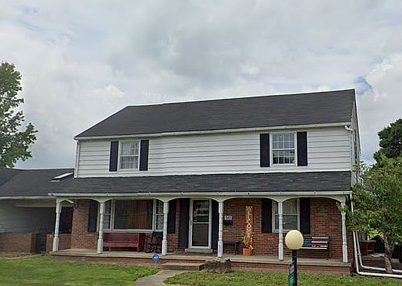 2nd image of 543 E 2nd St