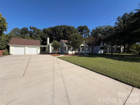 208 Pressley St, Clover, SC 29710