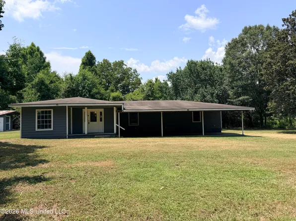 809 W Camp Ave, Lumberton, MS 39455