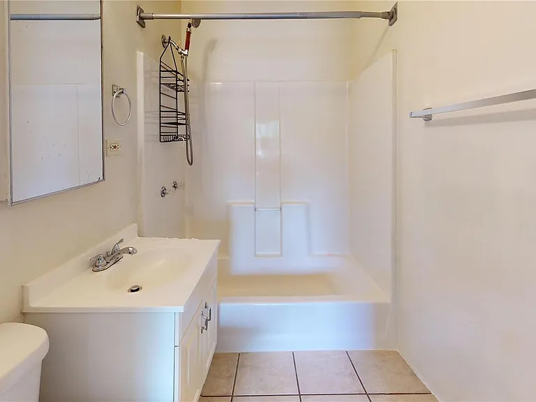 810 Lowell Blvd — Photo 9
