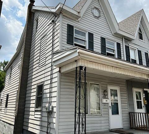 3rd image of 509 W Market St