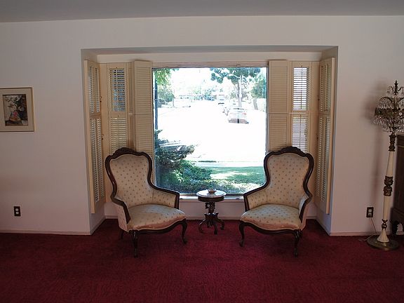 4th image of 4484 Cerritos Ave