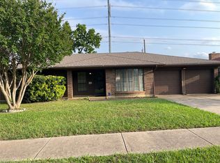 1914 River Bend Rd, Arlington, TX 76014