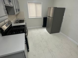 1116 119th St APT 2, Whiting, IN 46394