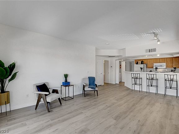 3rd image of 3600 Arginis St Unit 201