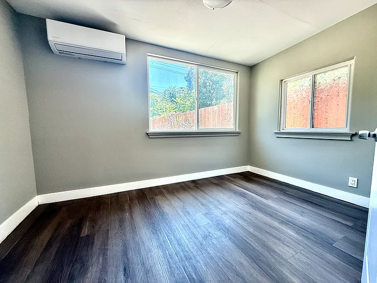 1st bedroom