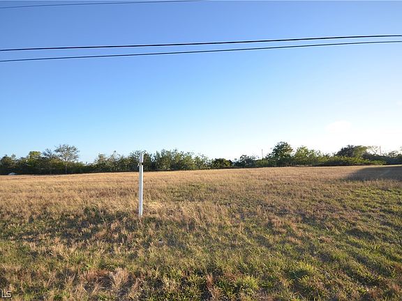 3rd image of 702 NE 12th St