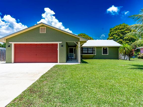 5th image of 2569 SE Grand Drive