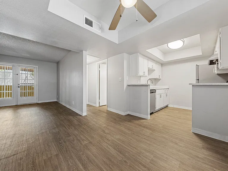 Villatree Apartments — Photo 2