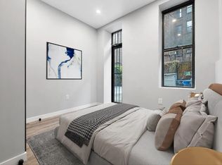 437 W 46th St #1R, New York, NY 10036