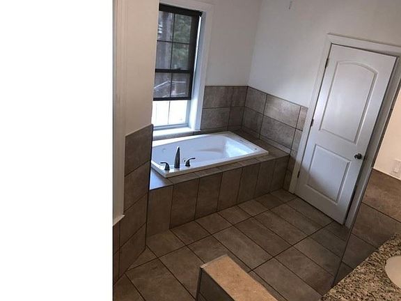 4th image of 1752 N Hancock St