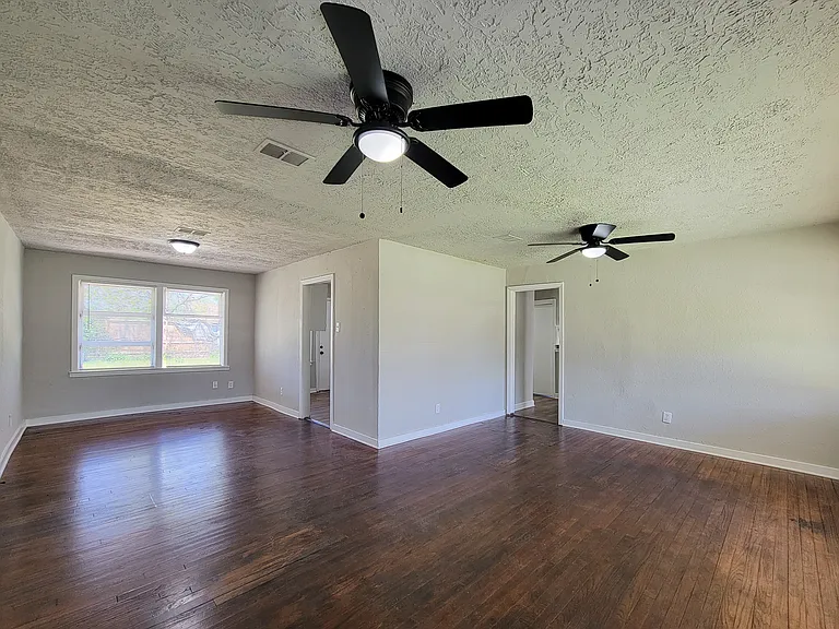 5815 Southseas St — Photo 8