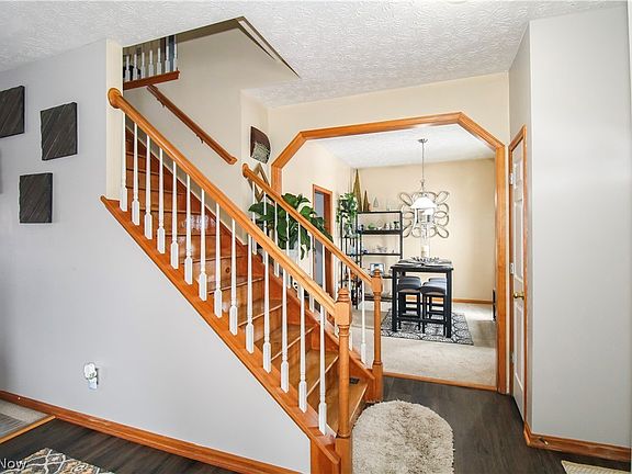 5th image of 5946 N Mayflower Dr