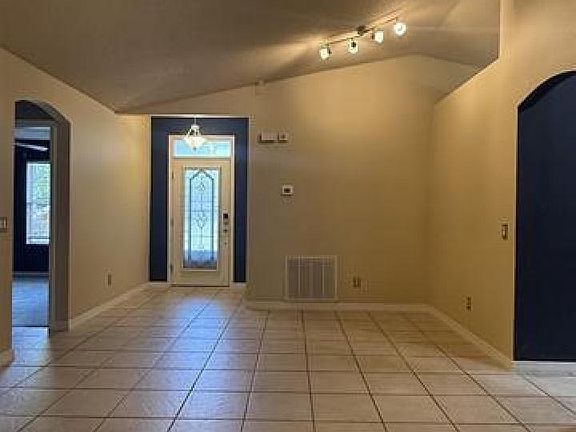 5th image of 4907 Makenna Cir
