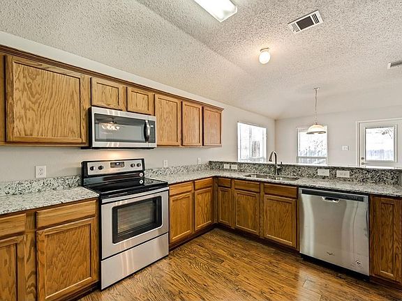2nd image of 1004 Margaret Dr