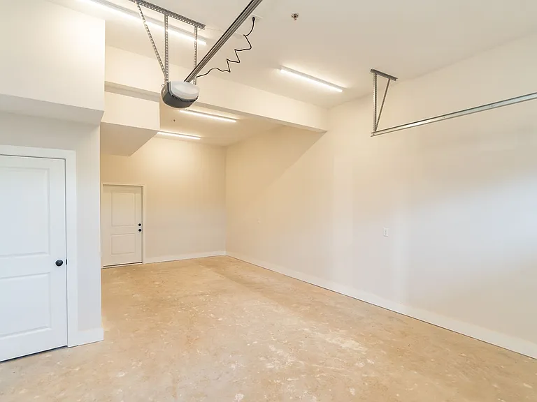 1039 Montague Pl — Photo 48