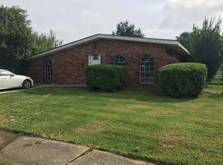 521 Dover Ln, Gretna, LA 70056
