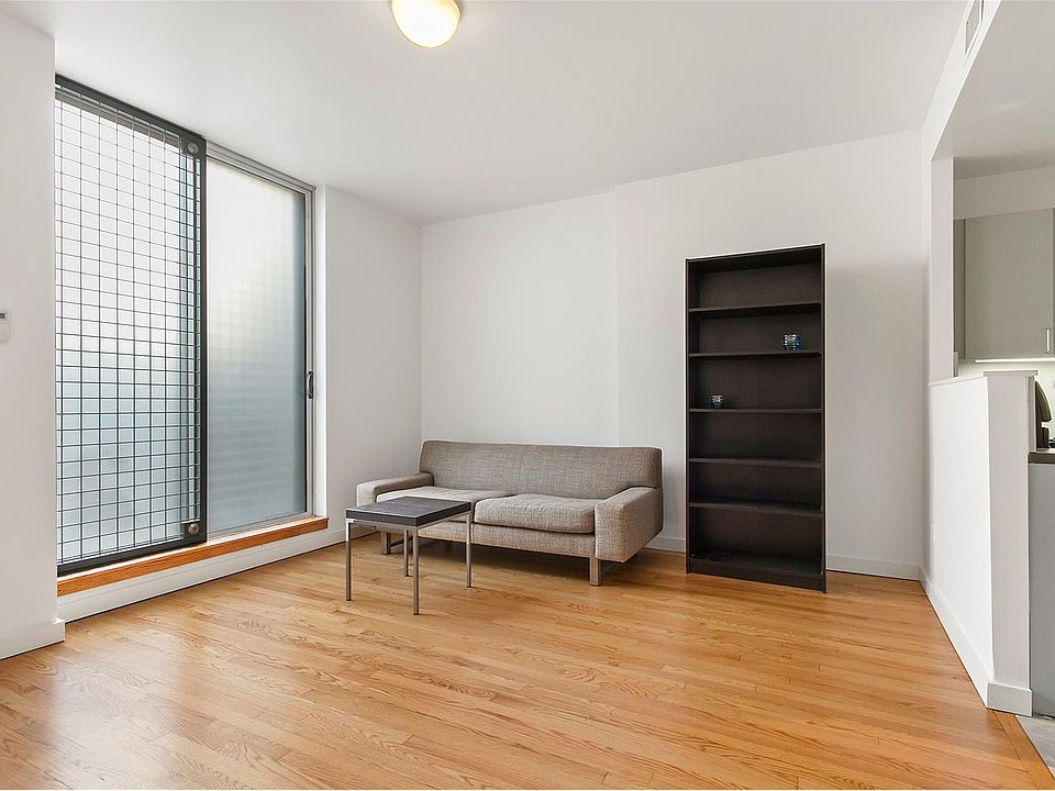 1st image of 230 W 112th St