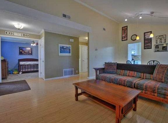 5th image of 6639 Bunker Hill Ct