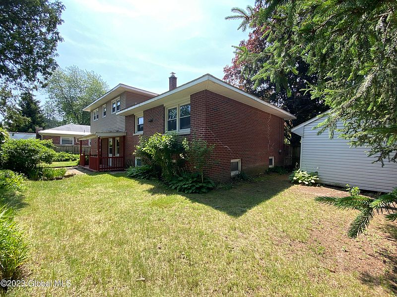 4th image of 189 Berkshire Boulevard