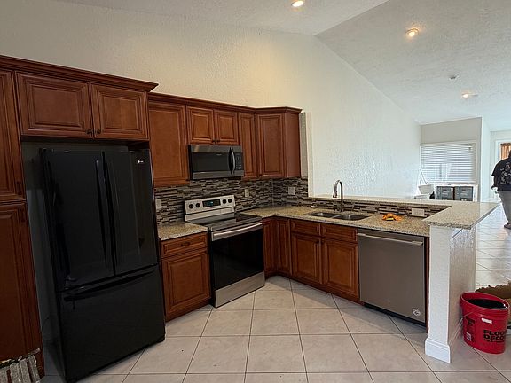 5th image of 1031 NW 79th Ave