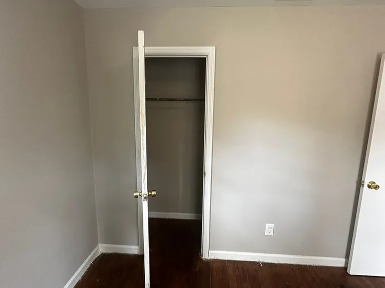 825 Woodlawn Dr — Photo 12