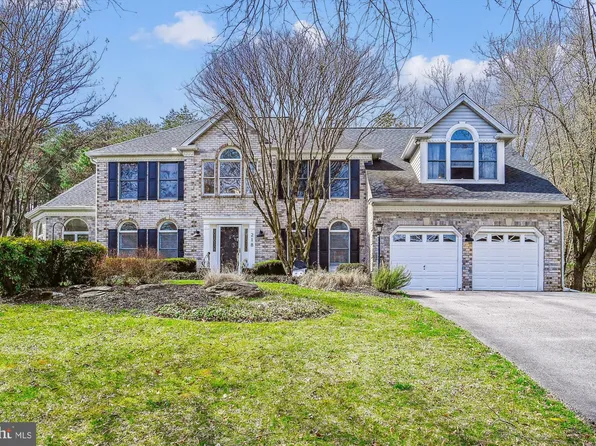 218 Finnegan Dr, Millersville, MD 21108