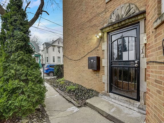 2nd image of 7039 S Kimbark Ave