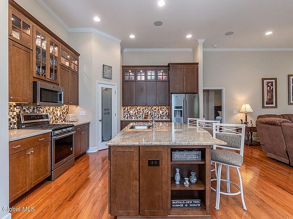 5th image of 3 Tisdale Ln