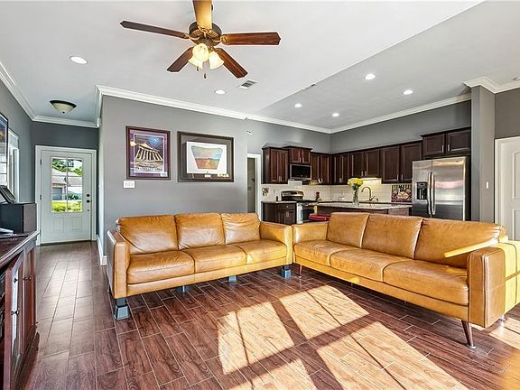 3rd image of 4405 Bay View Dr