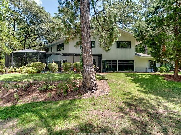 3rd image of 57 Victoria Dr