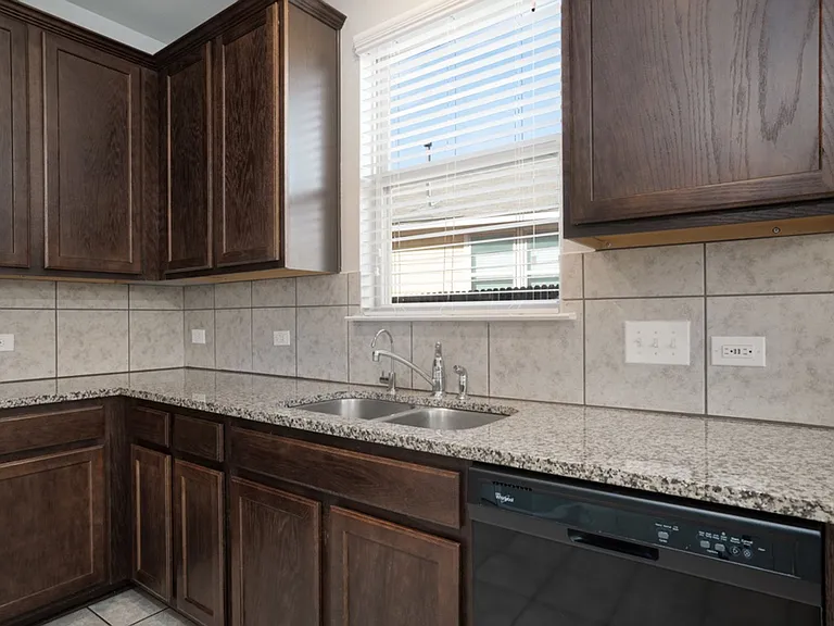 156 Triumph Rd — Photo 6
