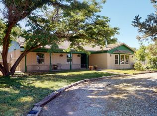 935 Green Acres Ln, Bosque Farms, NM 87068