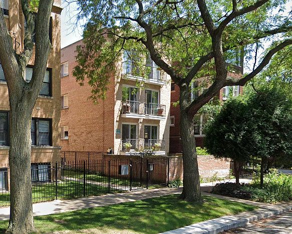 1st image of 6221 N Hermitage Ave APT 3