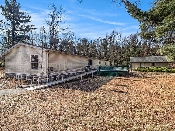 3rd image of 1201 Gunn Ln