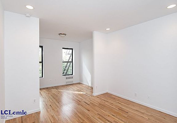 5th image of 410 E 78th St APT 4D