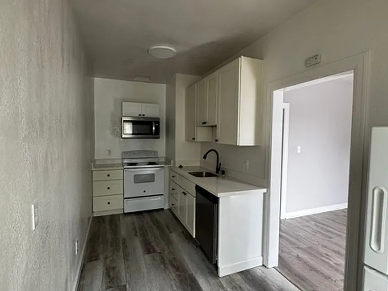 3220 Fruitvale Ave — Photo 7