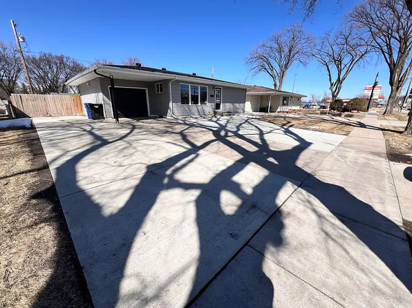 2410 Broadway N, Fargo, ND 58102