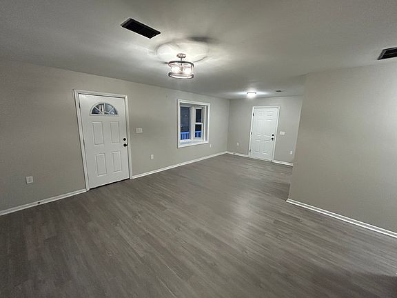 2nd image of 2923 Howey Rd