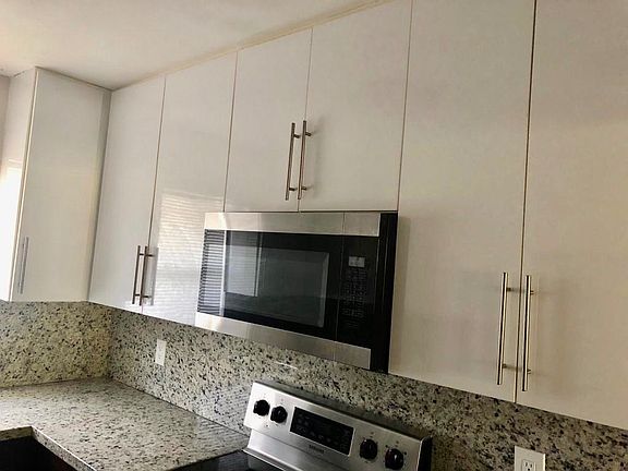 4th image of 2521 Pierce St APT 7