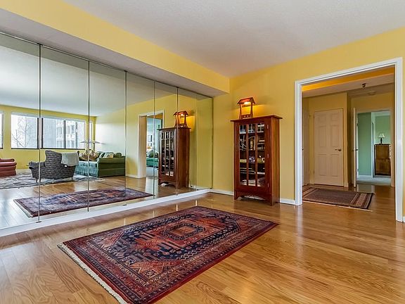 3rd image of 250 Hammond Pond Pkwy APT 506N