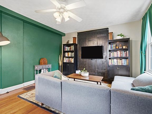 5th image of 511 E Chestnut St