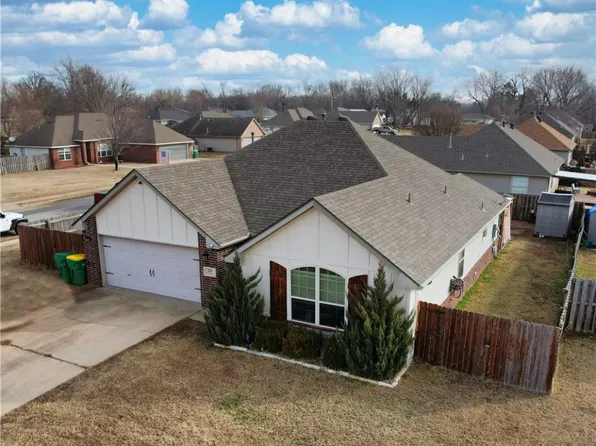 320 Jack Perry Dr, Centerton, AR 72719