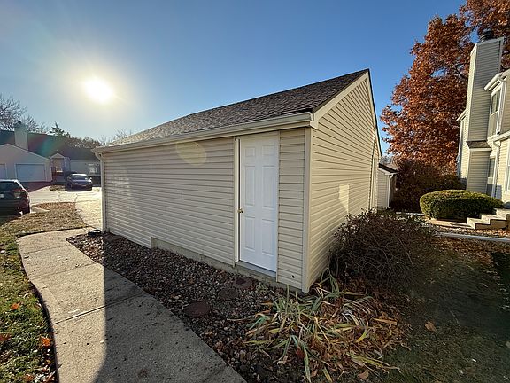 3rd image of 8254 N Revere Ave