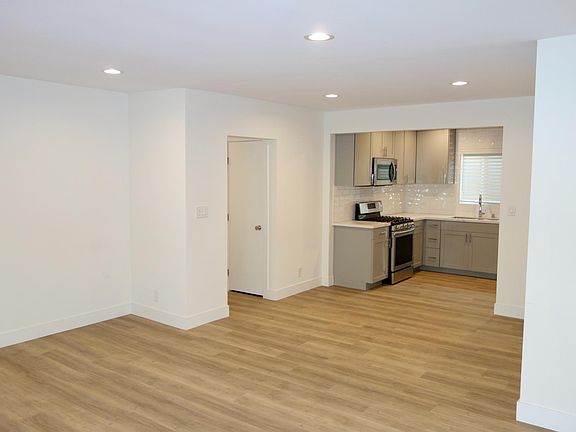 4th image of 6055 Saturn St #1