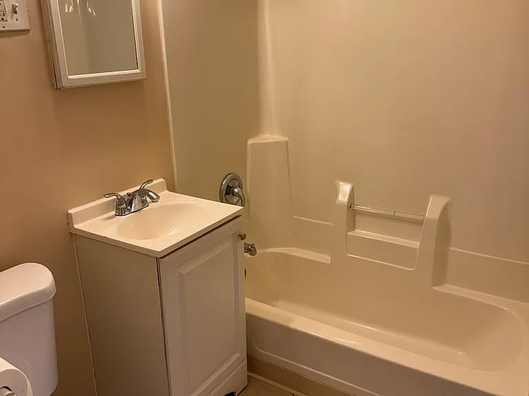823 S 21st Ave #1N — Photo 8