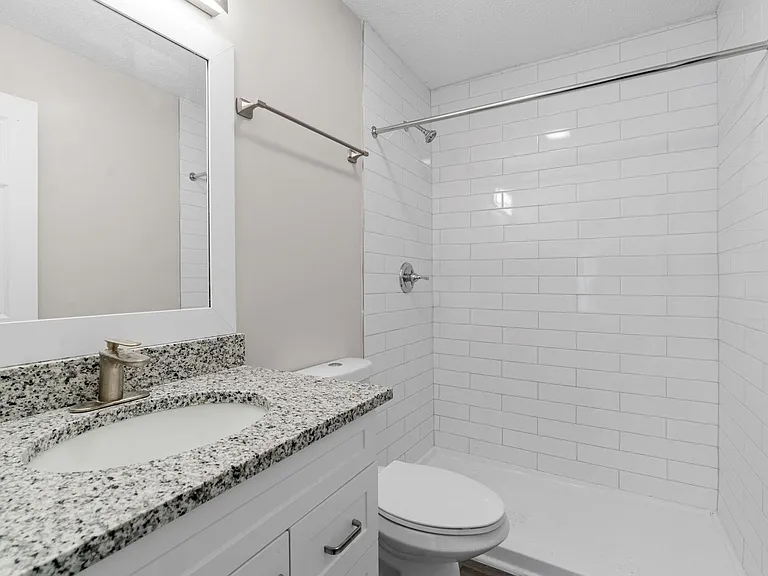 Greenwood Apartments — Photo 34