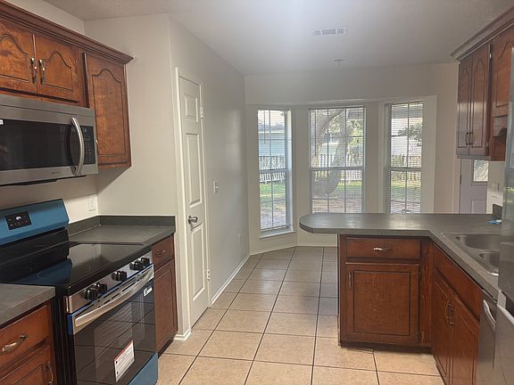 3rd image of 4558 Parkwood Ct